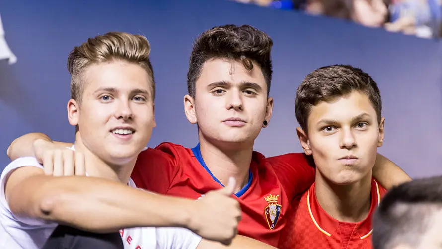Imágenes de la afición en la grada del estadio de El Sadar durante el partido entre Osasuna y Espanyol (7). IÑIGO ALZUGARAY