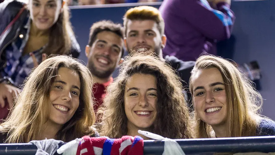 Imágenes de la afición en la grada del estadio de El Sadar durante el partido entre Osasuna y Espanyol (16). IÑIGO ALZUGARAY