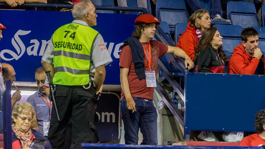 Imágenes de la afición en la grada del estadio de El Sadar durante el partido entre Osasuna y Espanyol (20). IÑIGO ALZUGARAY