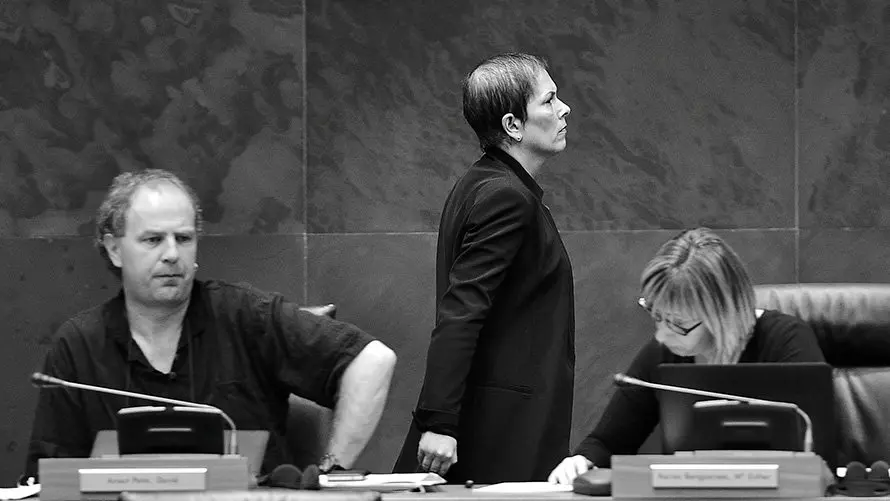 Pleno en el Parlamento de Navarra. PABLO LASAOSA 13