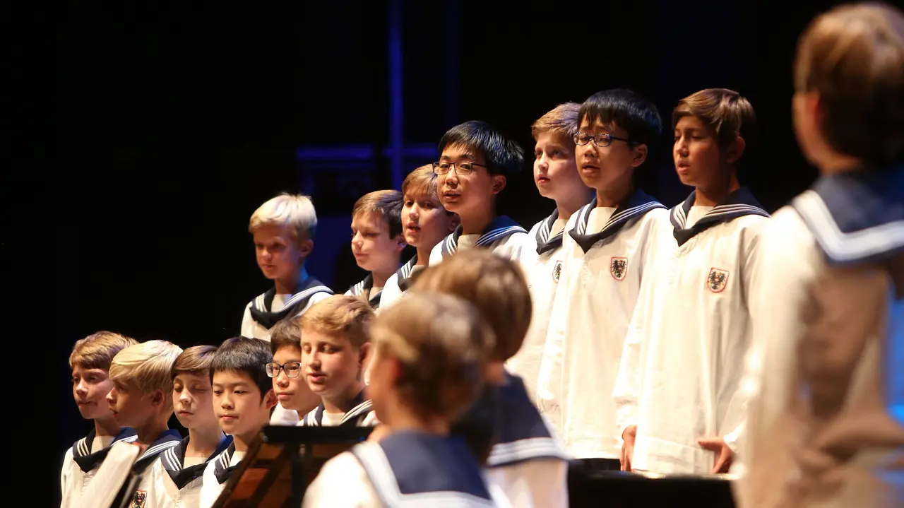 Los Niños cantores de Viena, dirigidos por el maestro Jimmy Chiang, han inaugurado la temporada de 2016 2017 en Baluarte. IÑAKI ZALDUA (3)