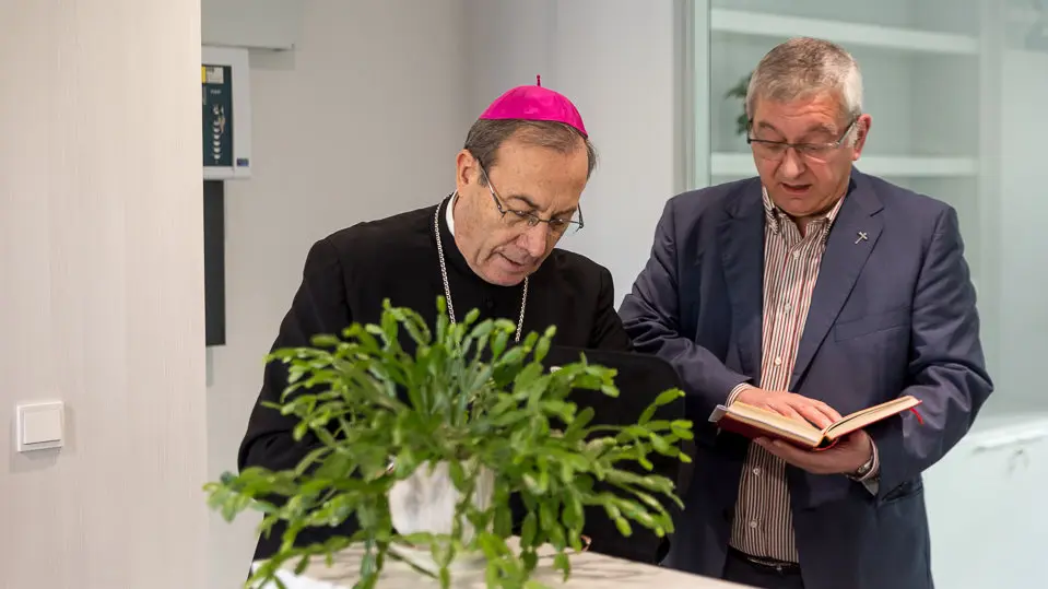 Inauguración de la residencia Santa María de Cáritas Diocesana Pamplona-Tudela en Burlada a cargo del arzobispo de la diocesis, Francisco Pérez (3). IÑIGO ALZUGARAY
