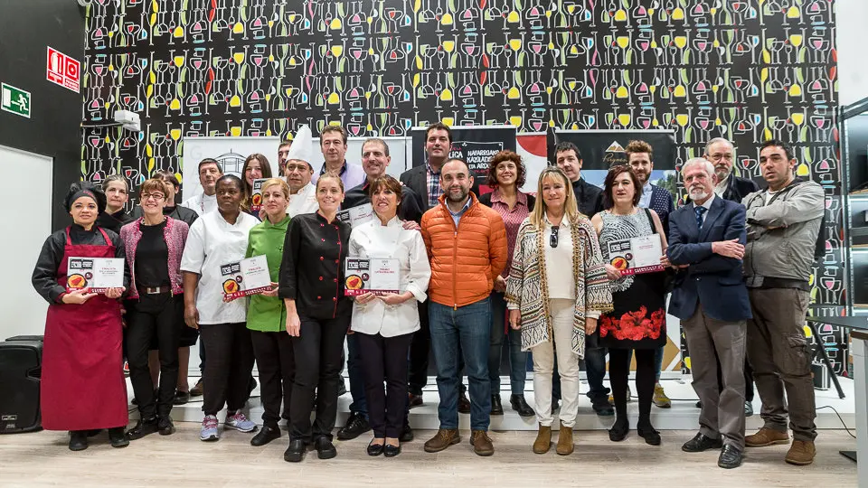 Entrega de los premios de la XV Semana de la Cazuelica y su maridaje con el vino de Navarra en la cooperativa de Hostelería (4). IÑIGO ALZUGARAY