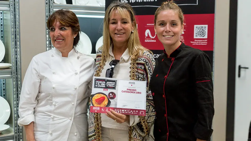 Entrega de los premios de la XV Semana de la Cazuelica y su maridaje con el vino de Navarra en la cooperativa de Hostelería (6). IÑIGO ALZUGARAY