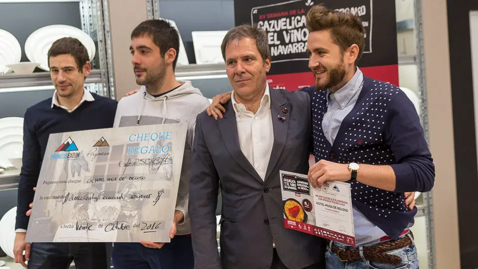Entrega de los premios de la XV Semana de la Cazuelica y su maridaje con el vino de Navarra en la cooperativa de Hostelería (16). IÑIGO ALZUGARAY