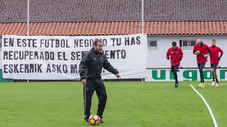 Primer entrenamiento de Osasuna tras la destitución de Enrique Martín Monreal (6). IÑIGO ALZUGARAY
