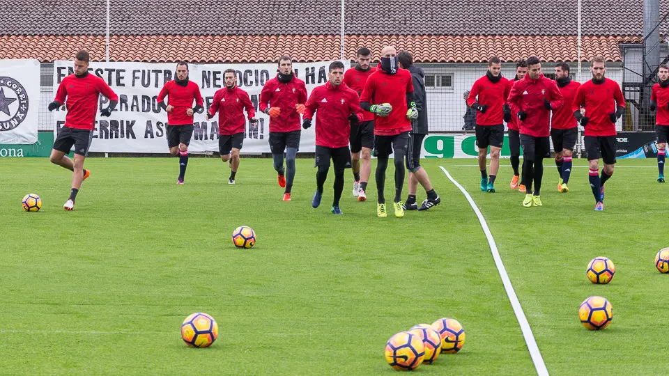 Primer entrenamiento de Osasuna tras la destitución de Enrique Martín Monreal (7). IÑIGO ALZUGARAY
