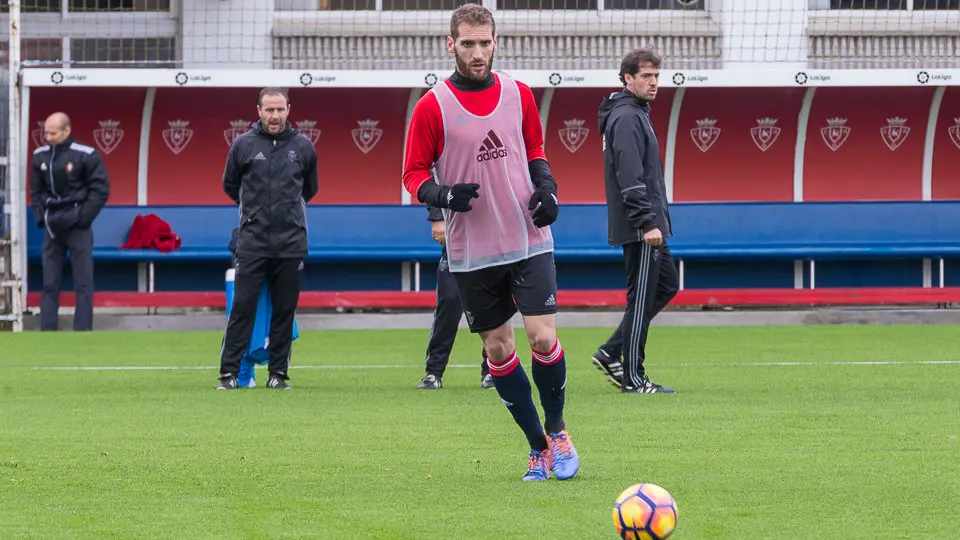 Primer entrenamiento de Osasuna tras la destitución de Enrique Martín Monreal (20). IÑIGO ALZUGARAY