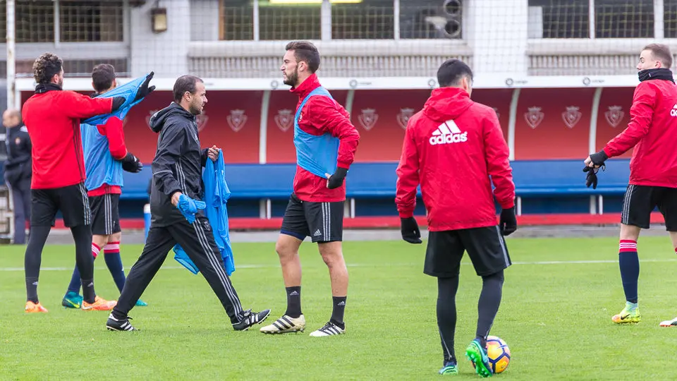 Primer entrenamiento de Osasuna tras la destitución de Enrique Martín Monreal (21). IÑIGO ALZUGARAY