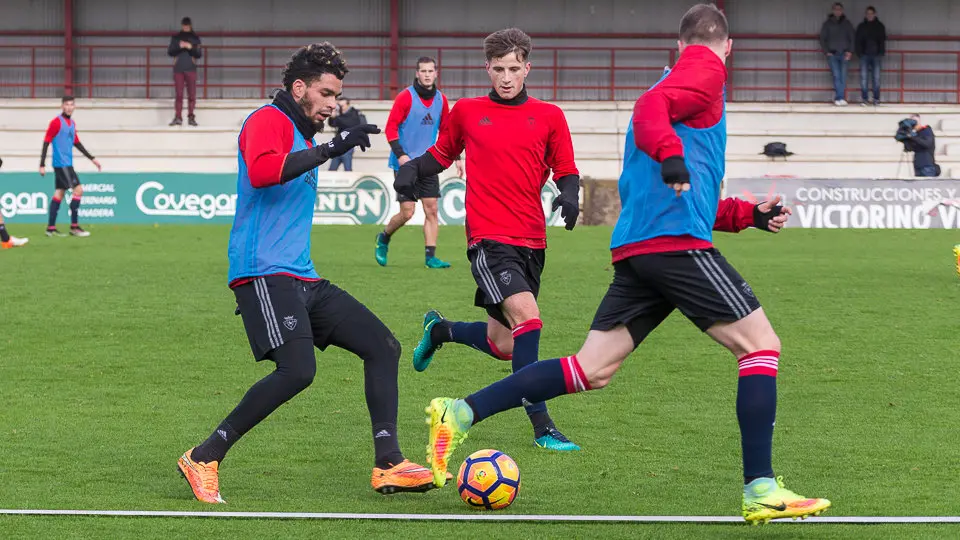Primer entrenamiento de Osasuna tras la destitución de Enrique Martín Monreal (37). IÑIGO ALZUGARAY