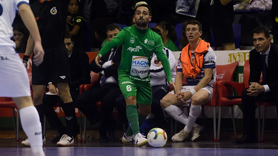 Magna Gurpea - Rios renovables Zaragoza en el Pabellón Anaitasuna. MIGUEL OSÉS_3