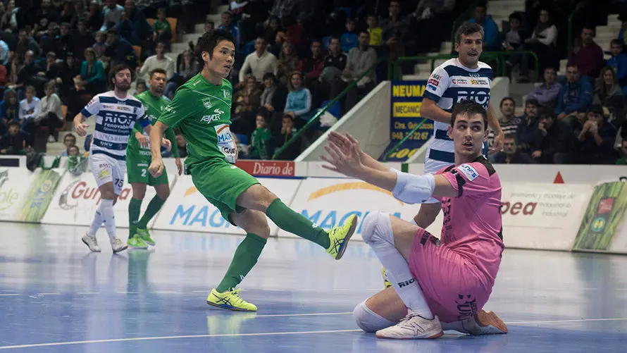 Magna Gurpea - Rios renovables Zaragoza en el Pabellón Anaitasuna. MIGUEL OSÉS_11