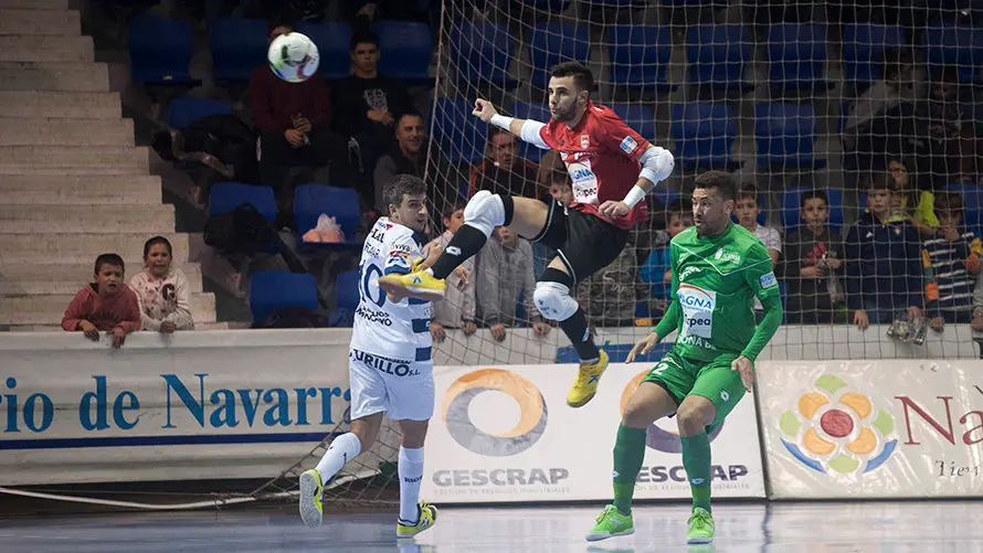 Magna Gurpea - Rios renovables Zaragoza en el Pabellón Anaitasuna. MIGUEL OSÉS_13