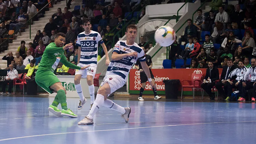 Magna Gurpea - Rios renovables Zaragoza en el Pabellón Anaitasuna. MIGUEL OSÉS_25