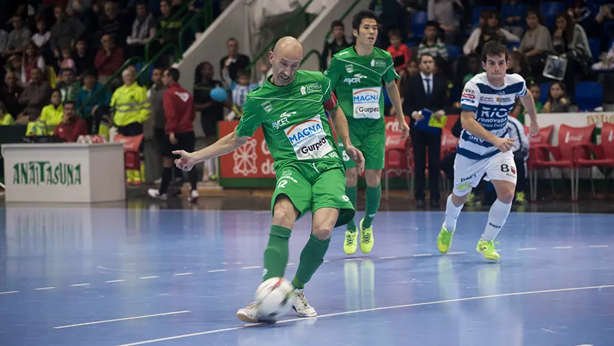 Magna Gurpea - Rios renovables Zaragoza en el Pabellón Anaitasuna. MIGUEL OSÉS_26