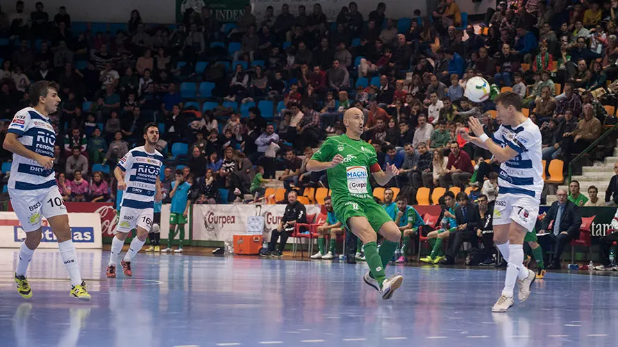 Magna Gurpea - Rios renovables Zaragoza en el Pabellón Anaitasuna. MIGUEL OSÉS_31