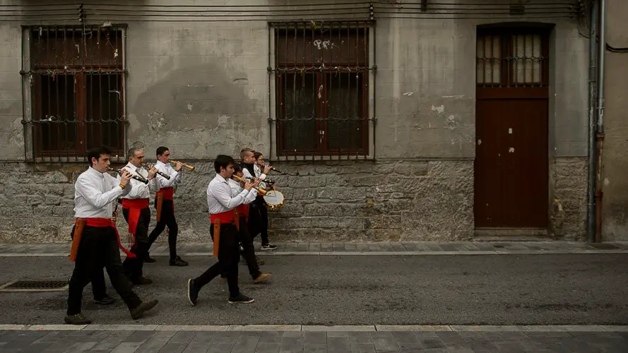 Salida de grupos musicales en Pamplona organizada por la Casa de Castilla y León en Navarra. PABLO LASAOSA (4)