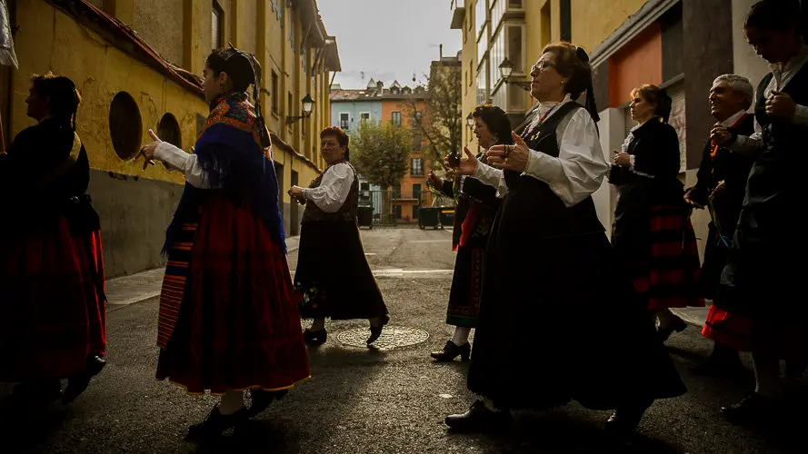 Salida de grupos musicales en Pamplona organizada por la Casa de Castilla y León en Navarra. PABLO LASAOSA (10)