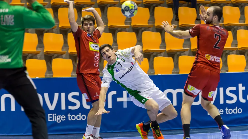Partido de la Liga Asobal entre Helvetia Anaitasuna y Bada Huesca (5). IÑIGO ALZUGARAY