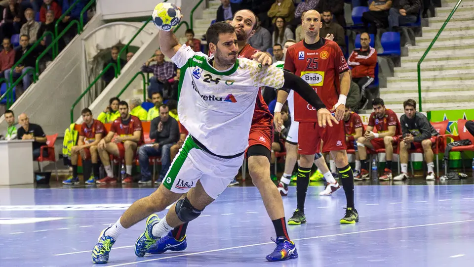Partido de la Liga Asobal entre Helvetia Anaitasuna y Bada Huesca (12). IÑIGO ALZUGARAY