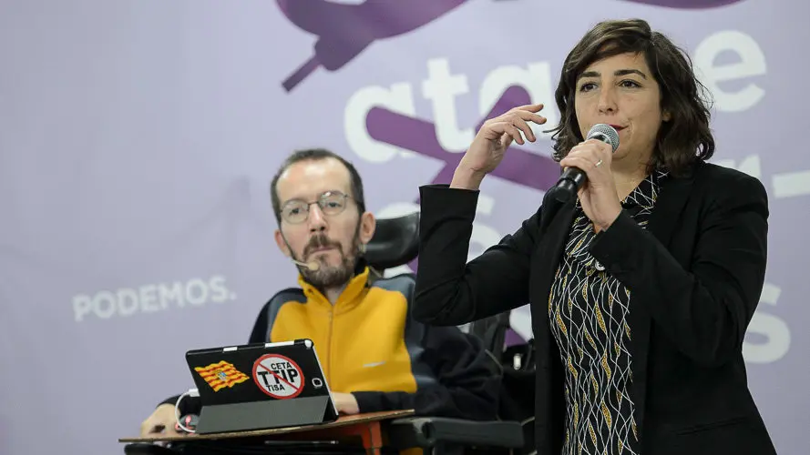El secretario de Organización de Podemos, Pablo Echenique, abre la ruta _Atarse los cordones_. PABLO LASAOSA 04