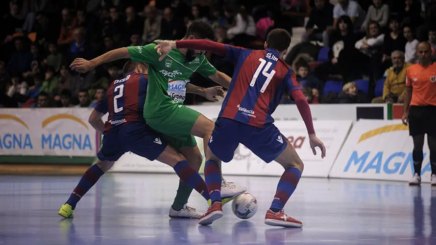Magna Gurpea - Levante, Pabellón Anaitasuna. MIGUEL OSÉS_12