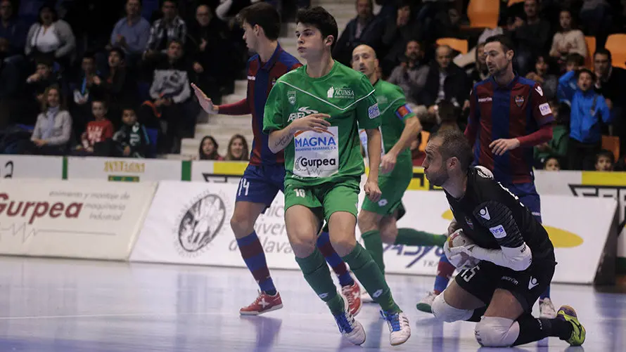 Magna Gurpea - Levante, Pabellón Anaitasuna. MIGUEL OSÉS_13