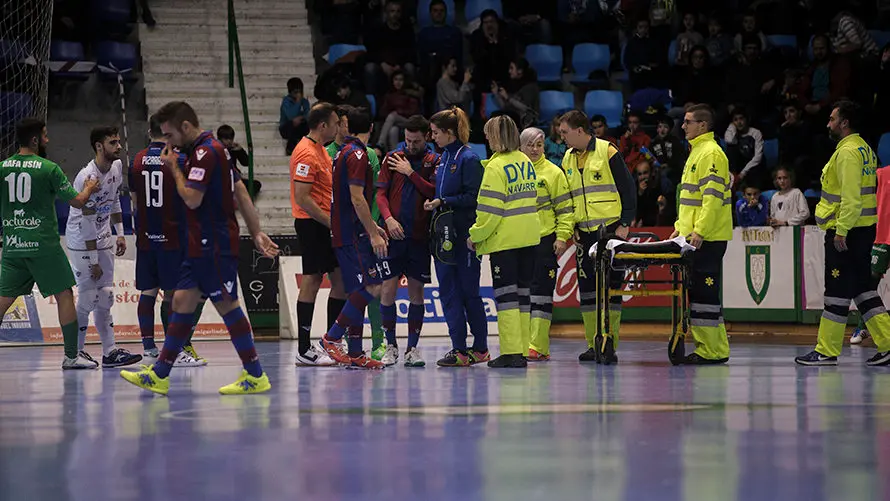 Magna Gurpea - Levante, Pabellón Anaitasuna. MIGUEL OSÉS_23