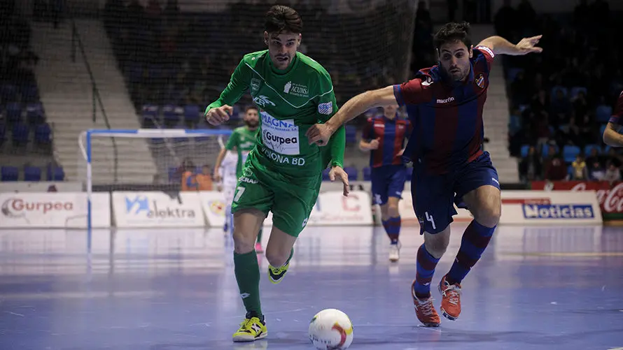 Magna Gurpea - Levante, Pabellón Anaitasuna. MIGUEL OSÉS_25