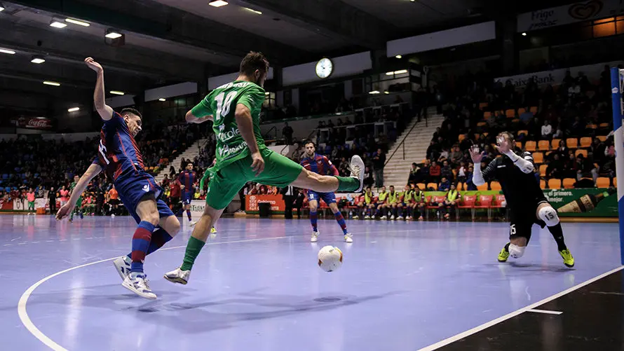 Magna Gurpea - Levante, Pabellón Anaitasuna. MIGUEL OSÉS_29