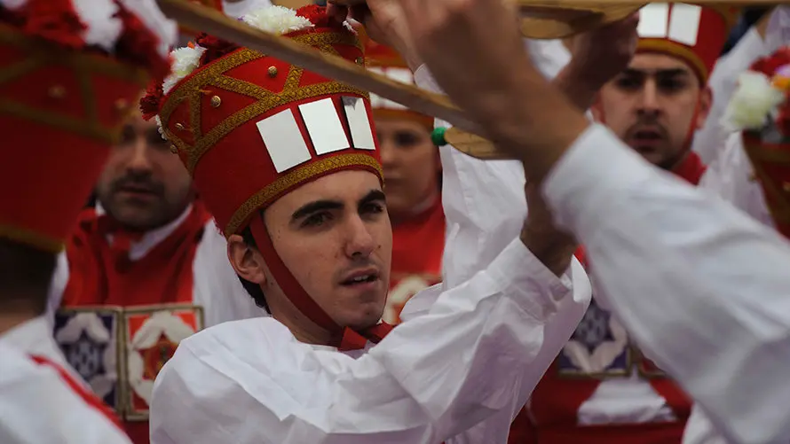 Inauguración de un monolito conmemorativo en el Archivo Real con motivo del Día de Navarra. MIGUEL OSÉS (18)