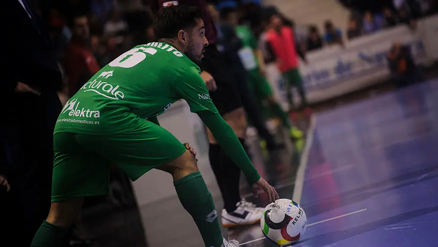 Partido de fútbol sala entre el Magna Gurpea - Inter Movistar. MIGUEL OSÉS_33 (9)