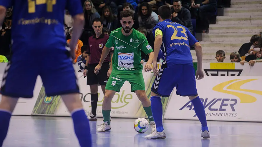 Partido de fútbol sala entre el Magna Gurpea - Inter Movistar. MIGUEL OSÉS_33 (22)