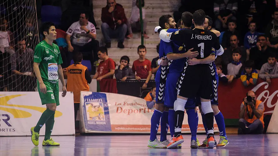 Partido de fútbol sala entre el Magna Gurpea - Inter Movistar. MIGUEL OSÉS_33 (34)