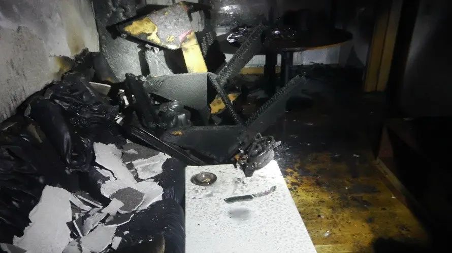 Estado de la vivienda donde se ha ocasionado el fuego en San Jorge. PMUNICIPAL