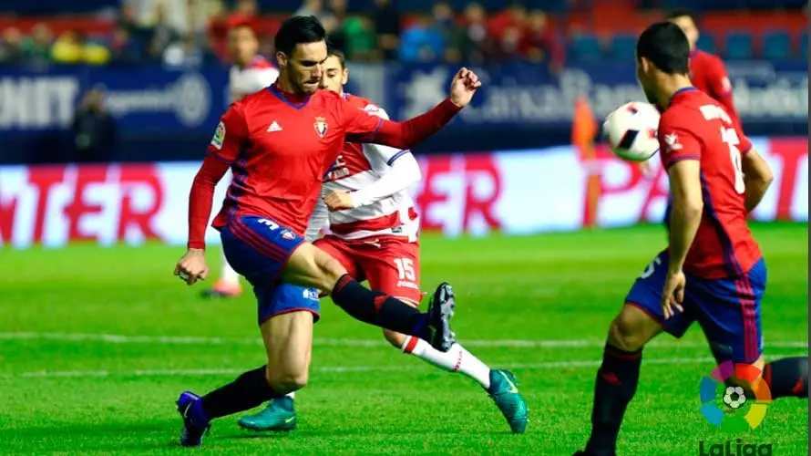 Primera parte del encuentro entre Osasuna y el Granada en Pamplona. LALIGA (6)