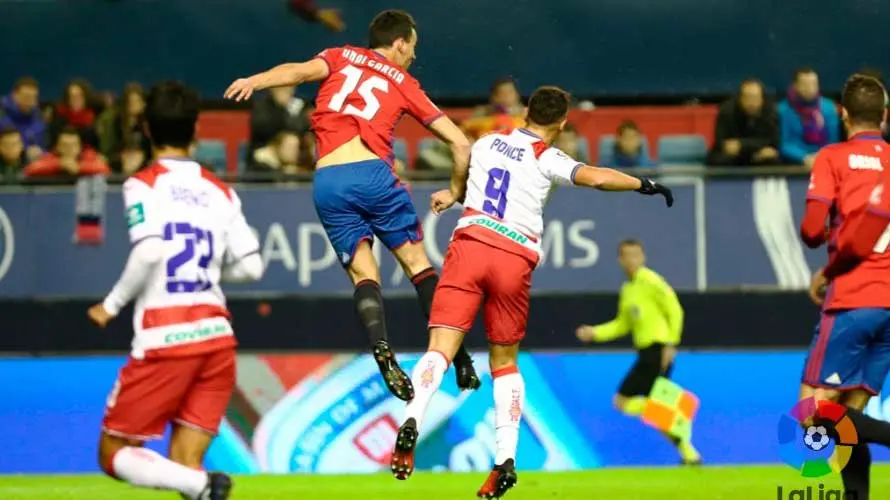 Primera parte del encuentro entre Osasuna y el Granada en Pamplona. LALIGA (7)