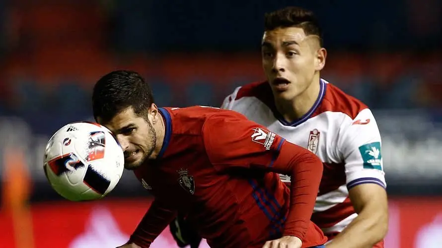 Las imágenes del partido disputado entre Osasuna y el Granada. EFE (6)