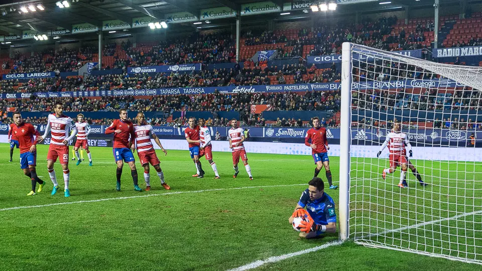 Partido de la Copa del Rey entre Osasuna y Granada (2-0) disputado en El Sadar (1). IÑIGO ALZUGARAY