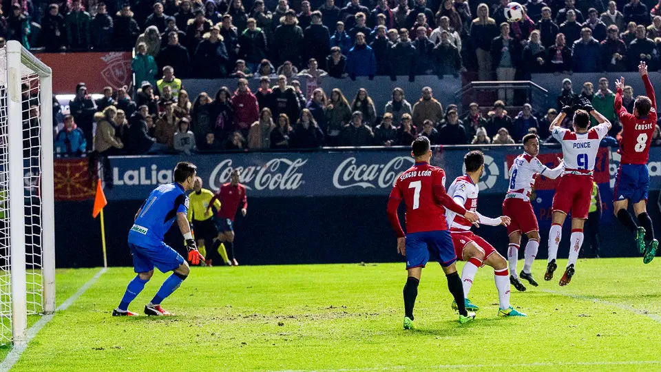 Partido de la Copa del Rey entre Osasuna y Granada (2-0) disputado en El Sadar (2). IÑIGO ALZUGARAY