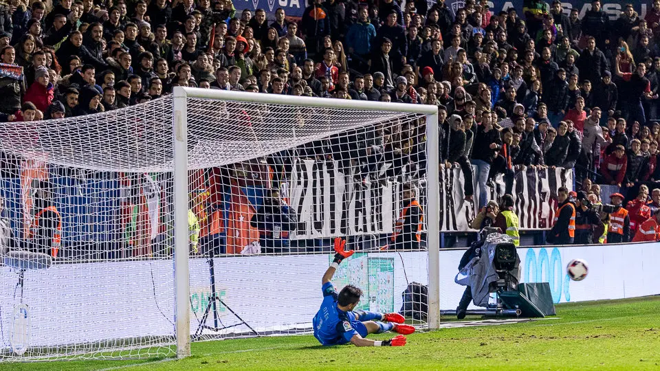 Partido de la Copa del Rey entre Osasuna y Granada (2-0) disputado en El Sadar (5). IÑIGO ALZUGARAY