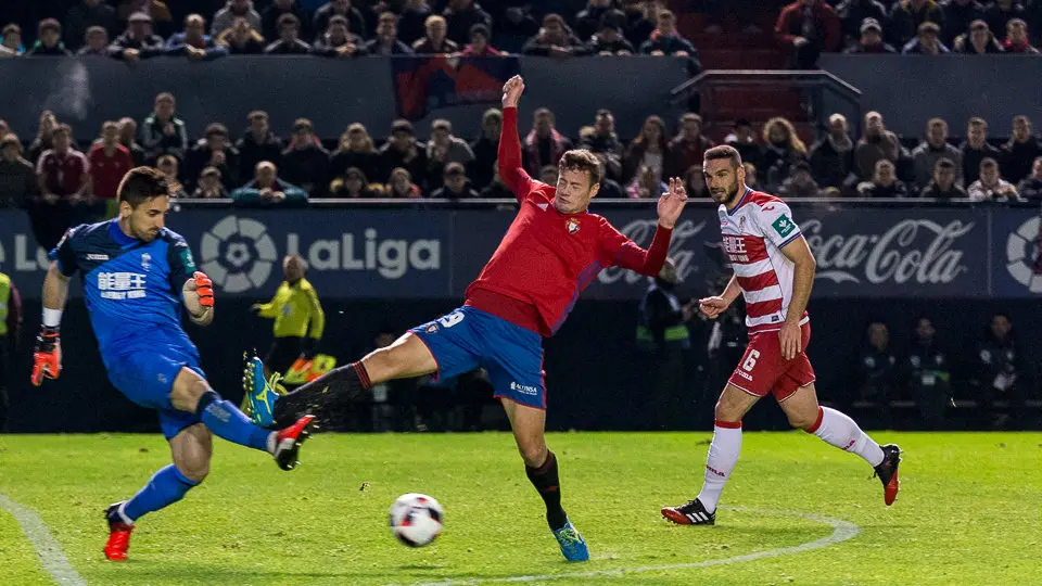 Partido de la Copa del Rey entre Osasuna y Granada (2-0) disputado en El Sadar (6). IÑIGO ALZUGARAY