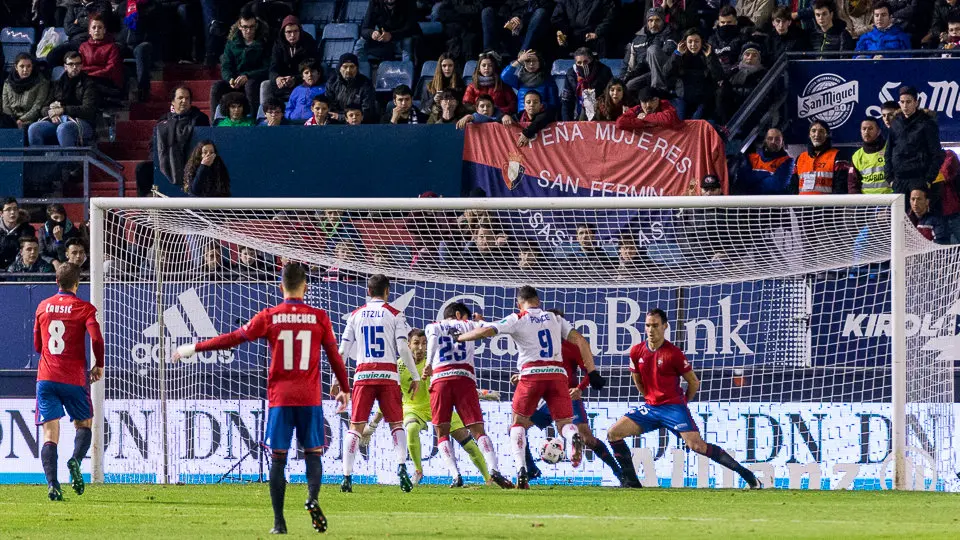 Partido de la Copa del Rey entre Osasuna y Granada (2-0) disputado en El Sadar (12). IÑIGO ALZUGARAY