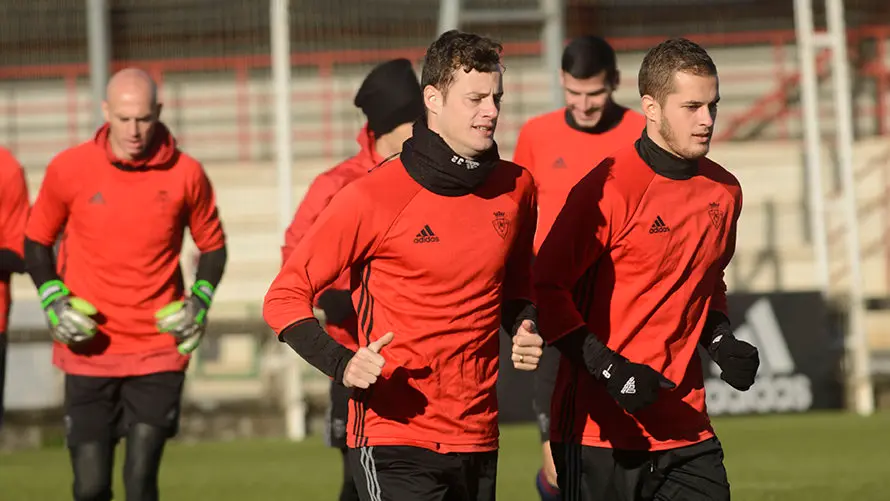 Segundo entrenamiento del nuevo entrenador de Osasuna Valiljevic. MIGUEL OSÉS_3