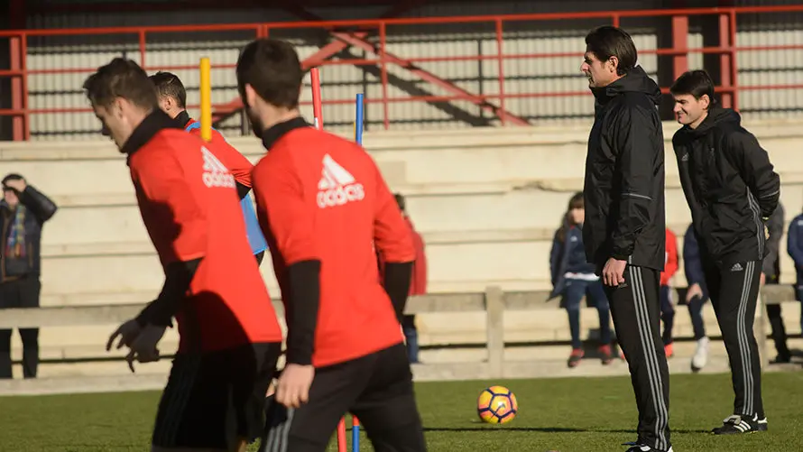 Segundo entrenamiento del nuevo entrenador de Osasuna Valiljevic. MIGUEL OSÉS_5