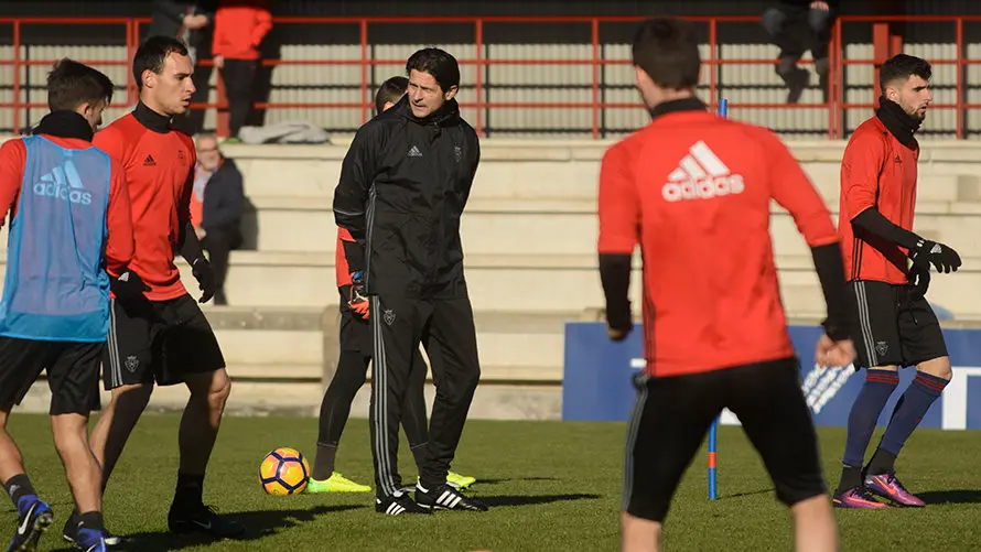 Segundo entrenamiento del nuevo entrenador de Osasuna Valiljevic. MIGUEL OSÉS_8