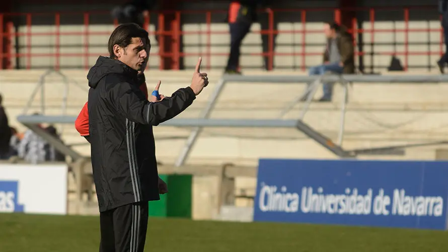 Segundo entrenamiento del nuevo entrenador de Osasuna Valiljevic. MIGUEL OSÉS_10