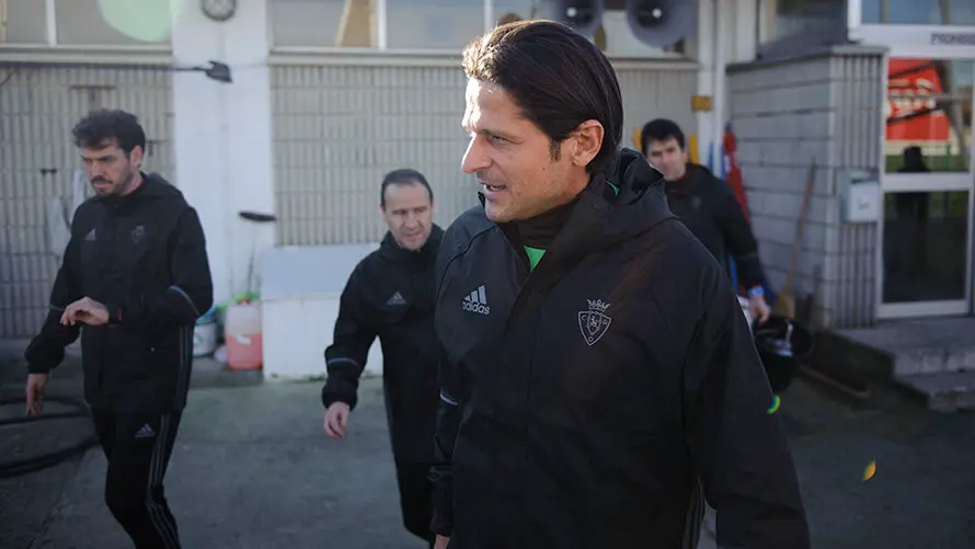 Segundo entrenamiento del nuevo entrenador de Osasuna Valiljevic. MIGUEL OSÉS_18