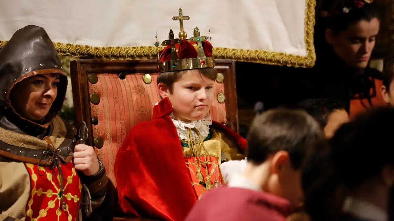 Coronación de David Rotari como nuevo Rey de la Faba en Lodosa. CEDIDA (5)
