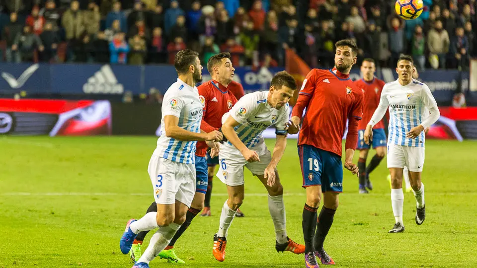 Partido de Liga entre Osasuna y Málaga (1-1) disputado en El Sadar (51). IÑIGO ALZUGARAY
